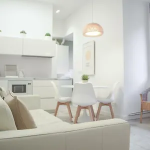 San Sebastian's Historic Street! Modern Appartement